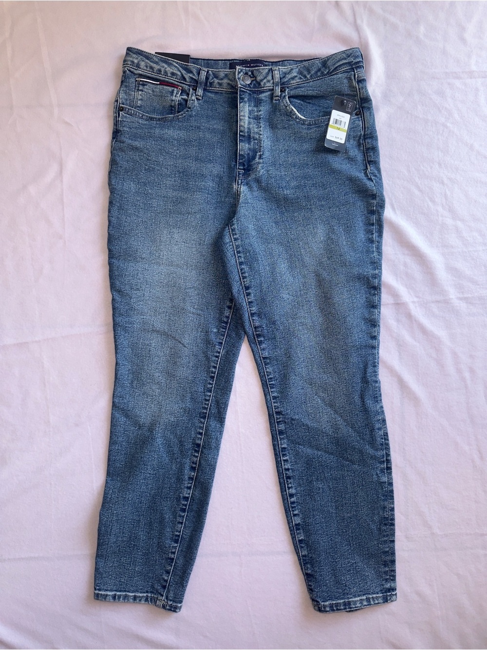 Tommy Hilfiger Women's Curvy Skinny Ankle Jeans in Medium Blue Wash Size 14